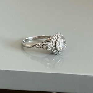 MEDA 14K White Gold Cubic Zirconia Halo Ring Size 9.5